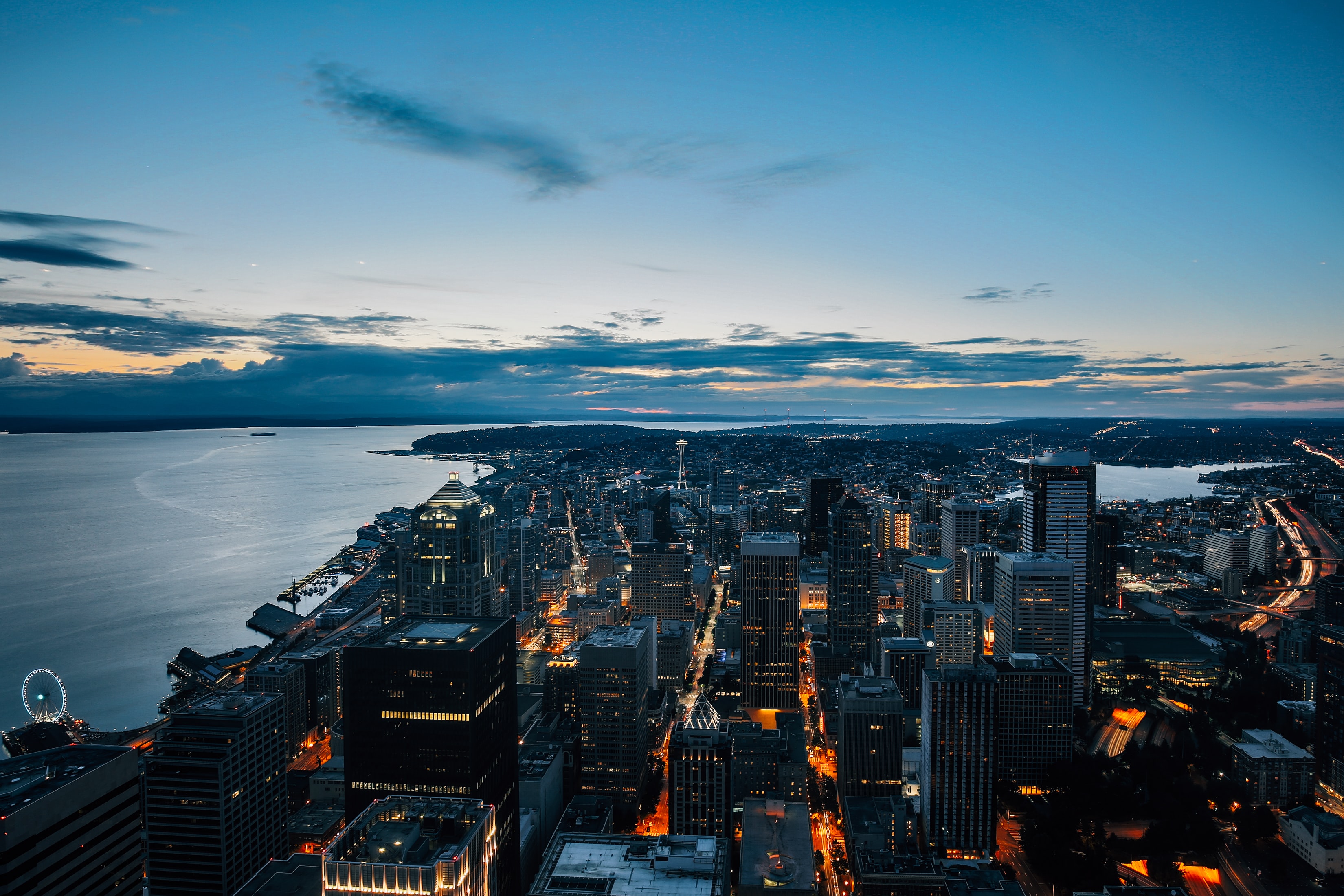 Image of Seattle at dusk
